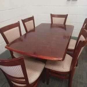 Traditional Extendable Mahogany Dining Table with 6 Wooden Chairs