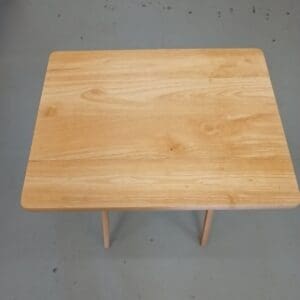 Folding table
