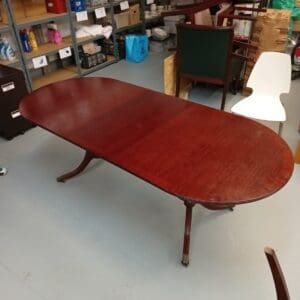 Mahogany Extendable Dining Table with Six Chair