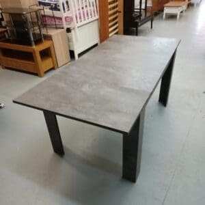 Extendable Dining Table and 4 Chair