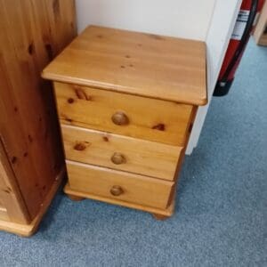Pine Effect 3 Drawer Bedside Table