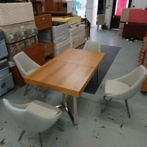 Extendable Dining Table with 4 Grey Leather Chair