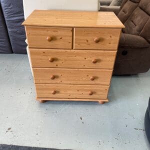 Pine chest of drawers
