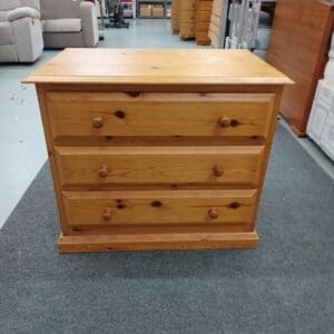 Chest of drawers