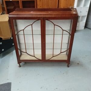 Glass shelf display cabinet
