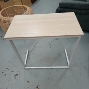 Folding table